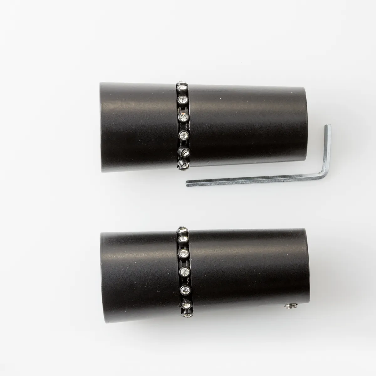 Karnizas Black — black swarovski kamstukas