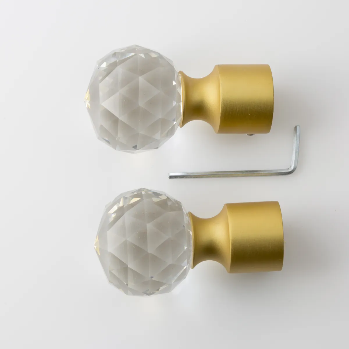 Karnizas Auksinis — gold kristal kamstukas